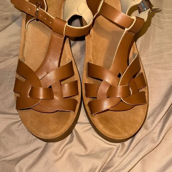 JCPenney Tan Leather Women's Sandals - Picture 6 of 9